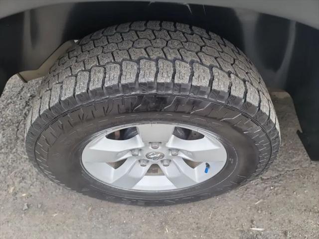 2019 Ram 1500 Classic SLT Crew Cab 4x4 6'4" Box