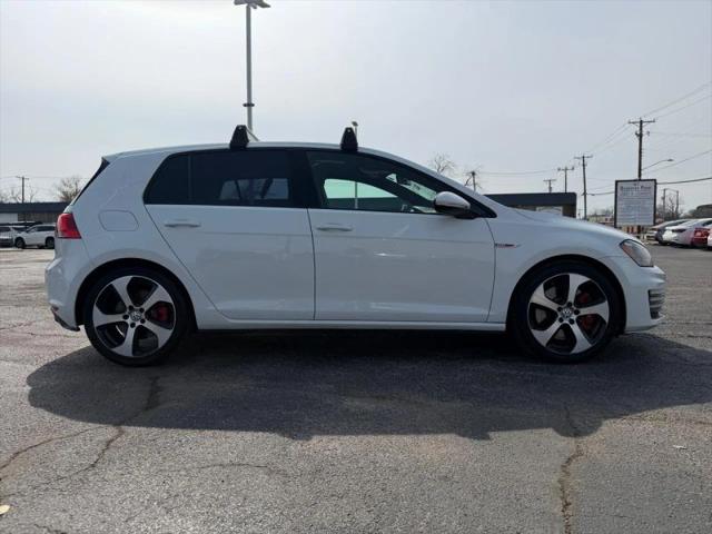 2016 Volkswagen Golf GTI SE w/Performance Package 4-Door