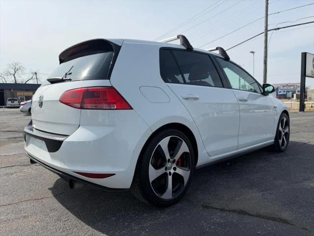 2016 Volkswagen Golf GTI SE w/Performance Package 4-Door