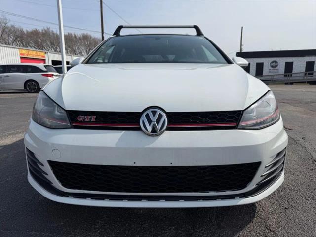 2016 Volkswagen Golf GTI SE w/Performance Package 4-Door