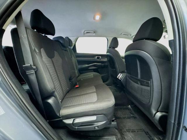 2025 Kia Sorento LX