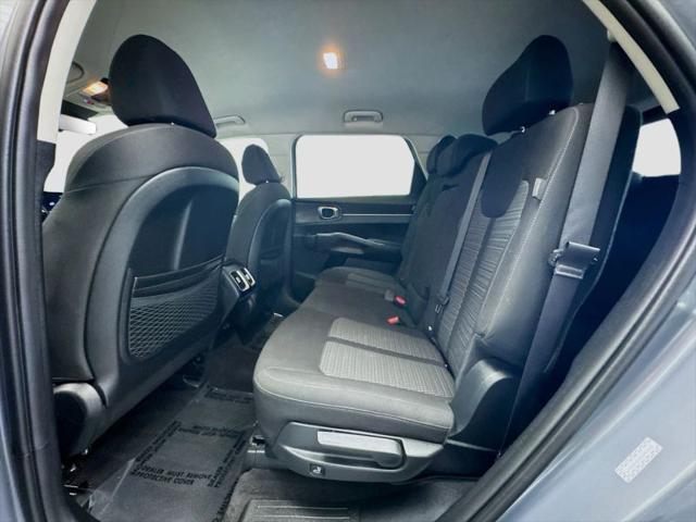 2025 Kia Sorento LX