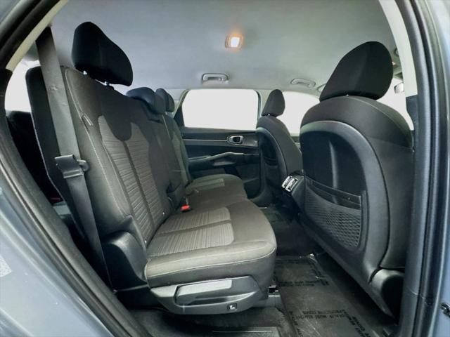 2025 Kia Sorento LX
