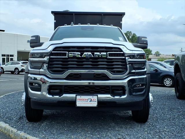 2026 RAM 5500 Chassis RAM 5500 TRADESMAN CHASSIS CREW CAB 4X4 84 CA
