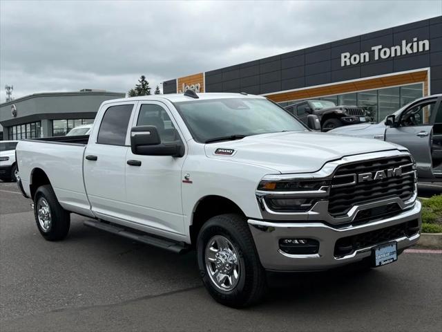 2026 RAM Ram 3500 RAM 3500 TRADESMAN CREW CAB 4X4 8 BOX