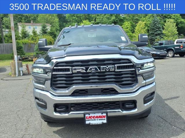 2026 RAM 3500 Chassis RAM 3500 TRADESMAN CHASSIS REGULAR CAB 4X4 84 CA
