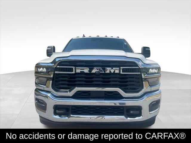 2026 RAM 3500 Chassis RAM 3500 TRADESMAN CREW CAB CHASSIS 4X4 60 CA