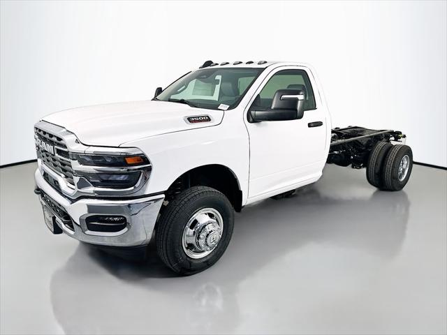 2026 RAM Ram 3500 Chassis Cab RAM 3500 TRADESMAN CHASSIS REGULAR CAB 4X2 84 CA