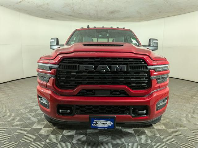 2026 RAM Ram 3500 RAM 3500 LIMITED CREW CAB 4X4 8 BOX