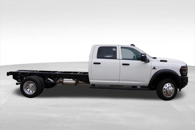 2026 RAM 5500 Chassis RAM 5500 TRADESMAN CHASSIS CREW CAB 4X4 84 CA