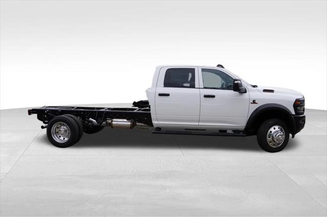2026 RAM 5500 Chassis RAM 5500 TRADESMAN CHASSIS CREW CAB 4X4 84 CA