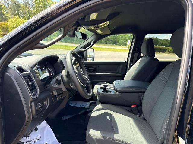 2026 Ram 2500 Black Express Crew Cab 4x4 6'4" Box
