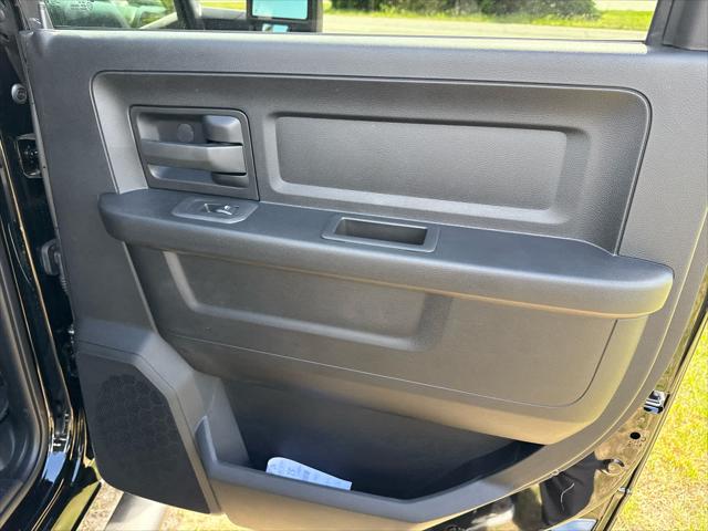 2026 Ram 2500 Black Express Crew Cab 4x4 6'4" Box