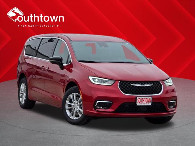2026 Chrysler Pacifica Select AWD for sale in Indianola, IA