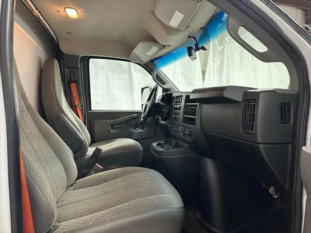 2022 Chevrolet Express Cutaway Work Van