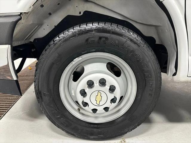 2022 Chevrolet Express Cutaway Work Van