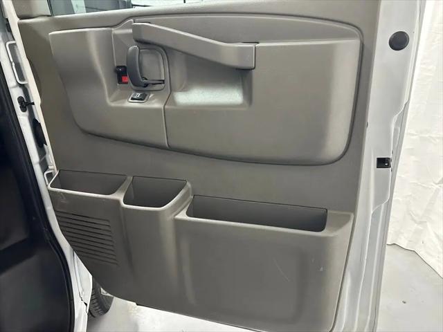 2022 Chevrolet Express Cutaway Work Van