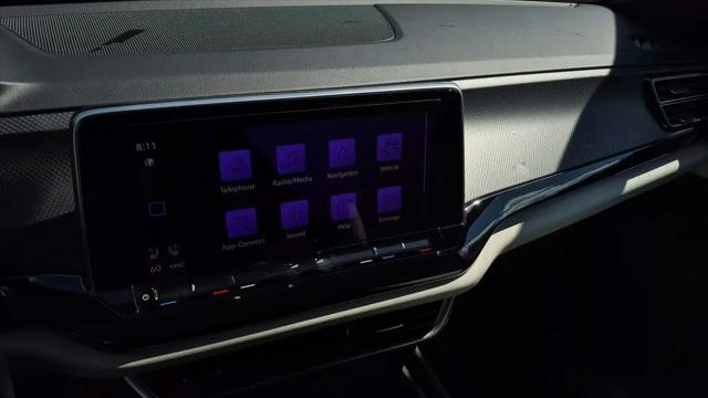 2026 Volkswagen Atlas Cross Sport SEL Premium R-Line