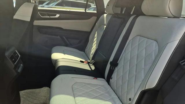 2026 Volkswagen Atlas Cross Sport SEL Premium R-Line