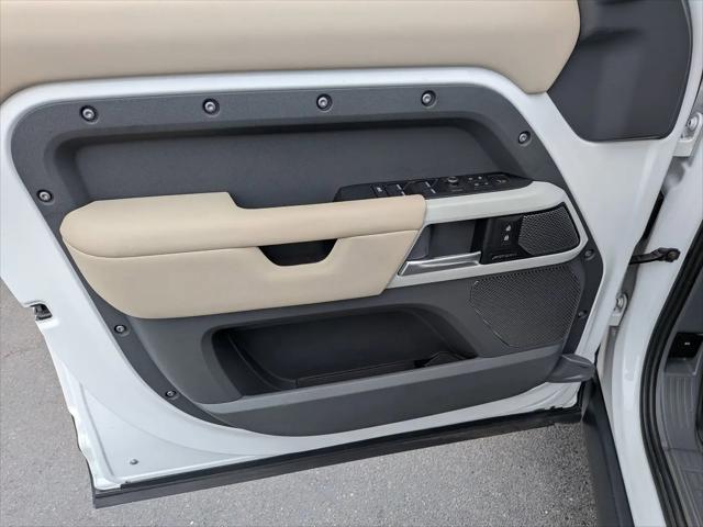 2021 Land Rover Defender 110 SE