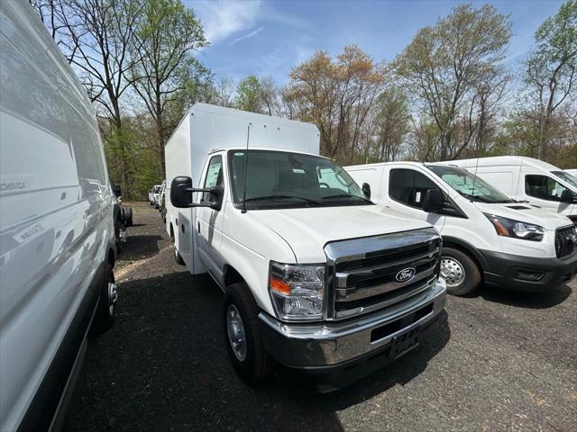 2026 Ford E-350 Cutaway Base