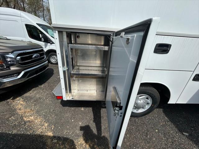 2026 Ford E-350 Cutaway Base