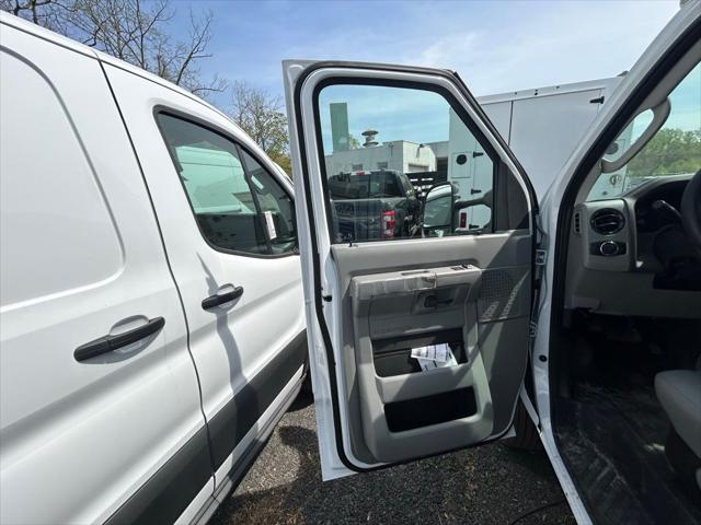 2026 Ford E-350 Cutaway Base