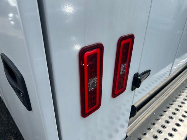 2026 Ford E-350 Cutaway Base