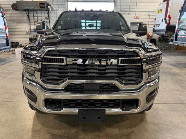 2026 RAM Ram 5500 Chassis Cab RAM 5500 TRADESMAN CHASSIS CREW CAB 4X4 60 CA