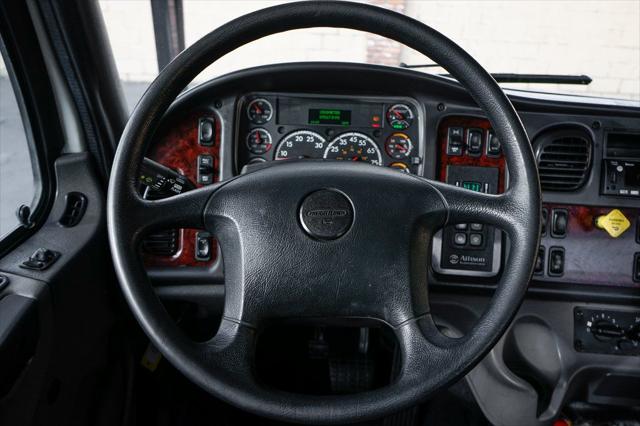 2023 Freightliner M2 106 MD