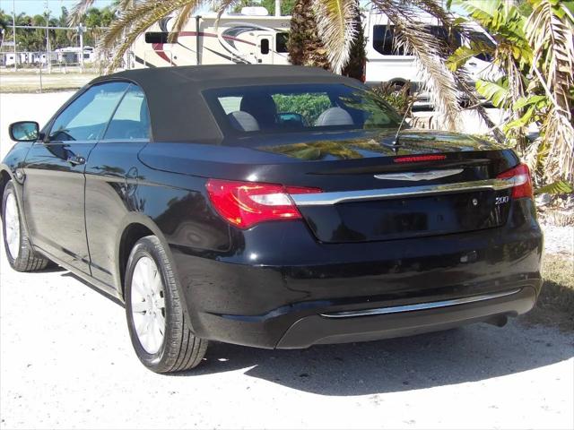 2013 Chrysler 200 Touring