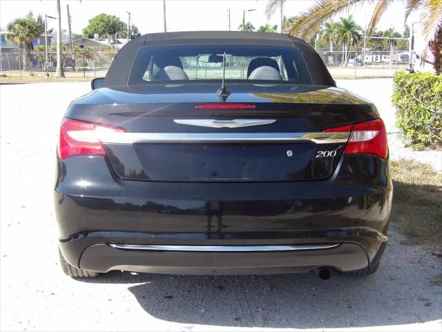2013 Chrysler 200 Touring