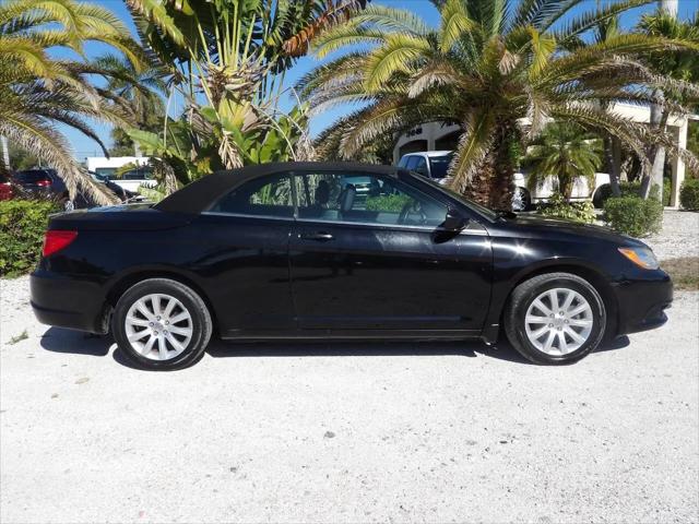 2013 Chrysler 200 Touring