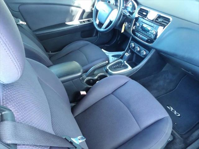2013 Chrysler 200 Touring