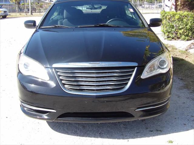 2013 Chrysler 200 Touring