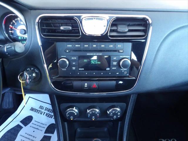 2013 Chrysler 200 Touring
