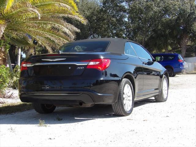 2013 Chrysler 200 Touring