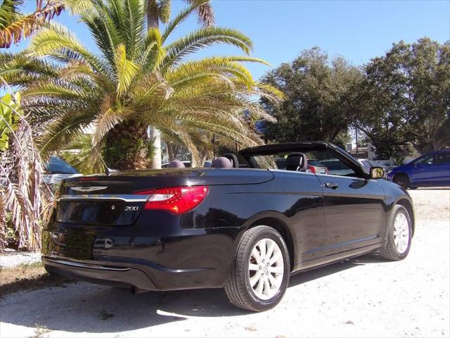 2013 Chrysler 200 Touring