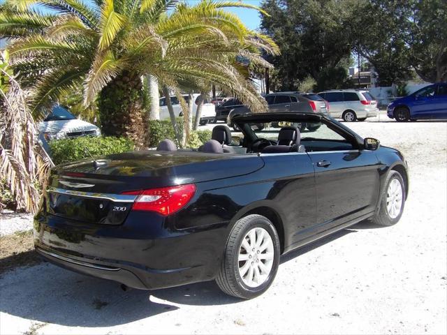 2013 Chrysler 200 Touring