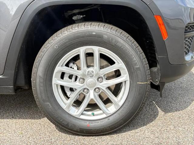 2026 Jeep Grand Cherokee Altitude 4x2
