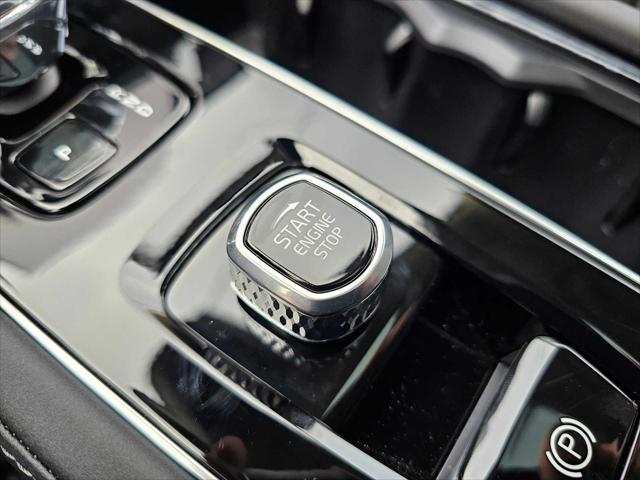 2026 Volvo XC90 Plug-In Hybrid Ultra Dark Theme, T8 AWD, Electric/Gasoline, 7 Seats