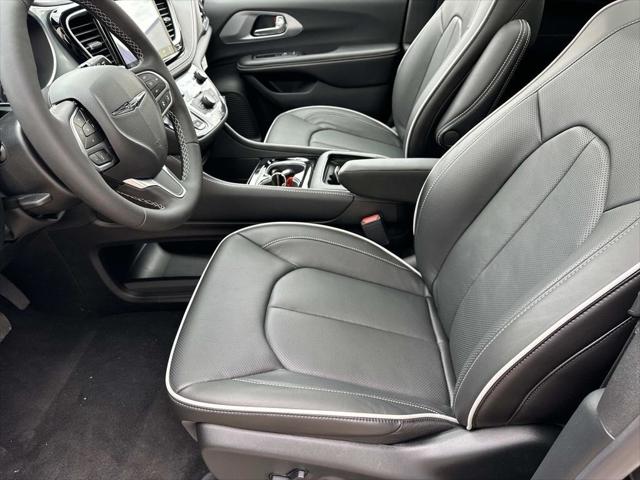 2026 Chrysler Pacifica Limited AWD