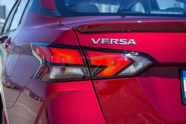 2025 Nissan Versa 1.6 SR