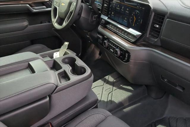 2025 Chevrolet Silverado 1500 4WD Crew Cab Standard Bed LT