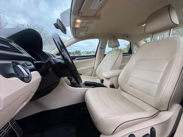 2017 Volkswagen Passat 1.8T R-Line