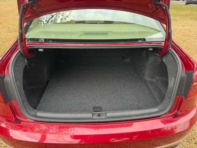 2017 Volkswagen Passat 1.8T R-Line