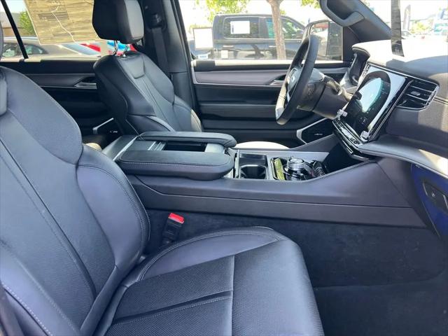 2025 Jeep Wagoneer Series II Carbide 4x4