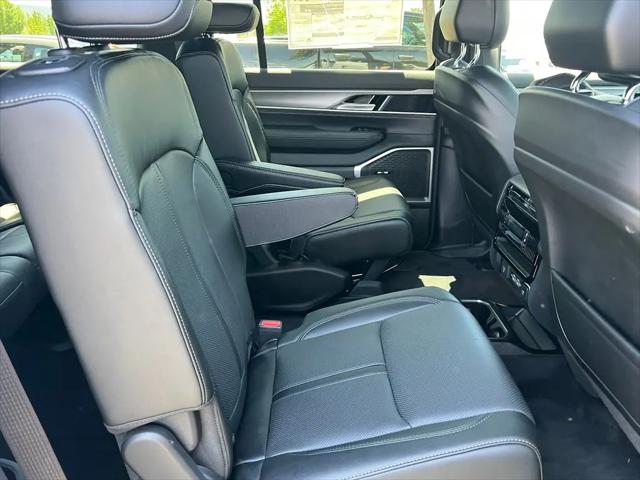 2025 Jeep Wagoneer Series II Carbide 4x4