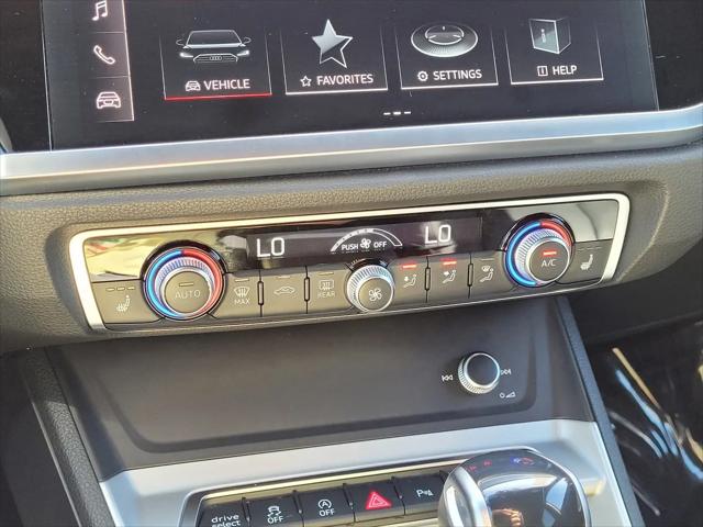 2025 Audi Q3 Premium 45 TFSI S line quattro Tiptronic