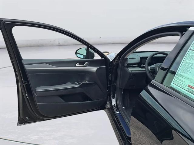 2026 Kia K5 LXS FWD